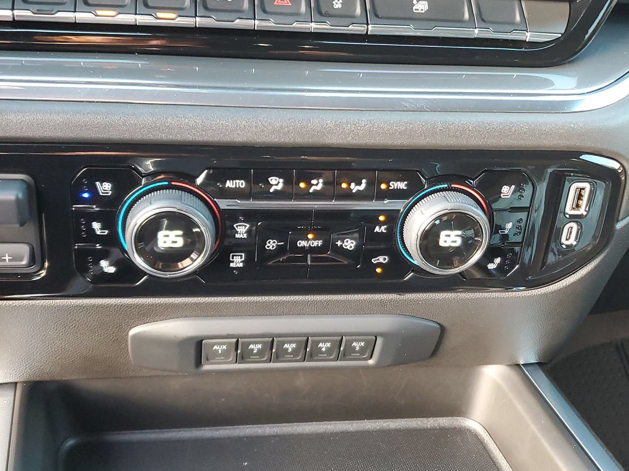 Used 2025 Chevrolet Silverado 3500 High Country w/ High Country Premium Package AWD/4WD image 24