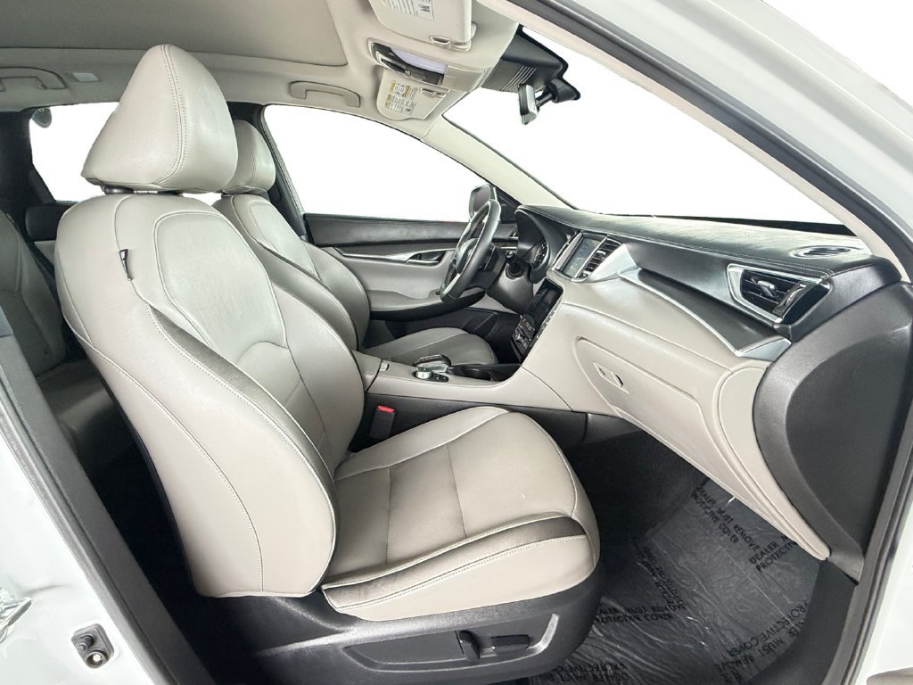 Used 2023 INFINITI QX50 Luxe FWD image 16