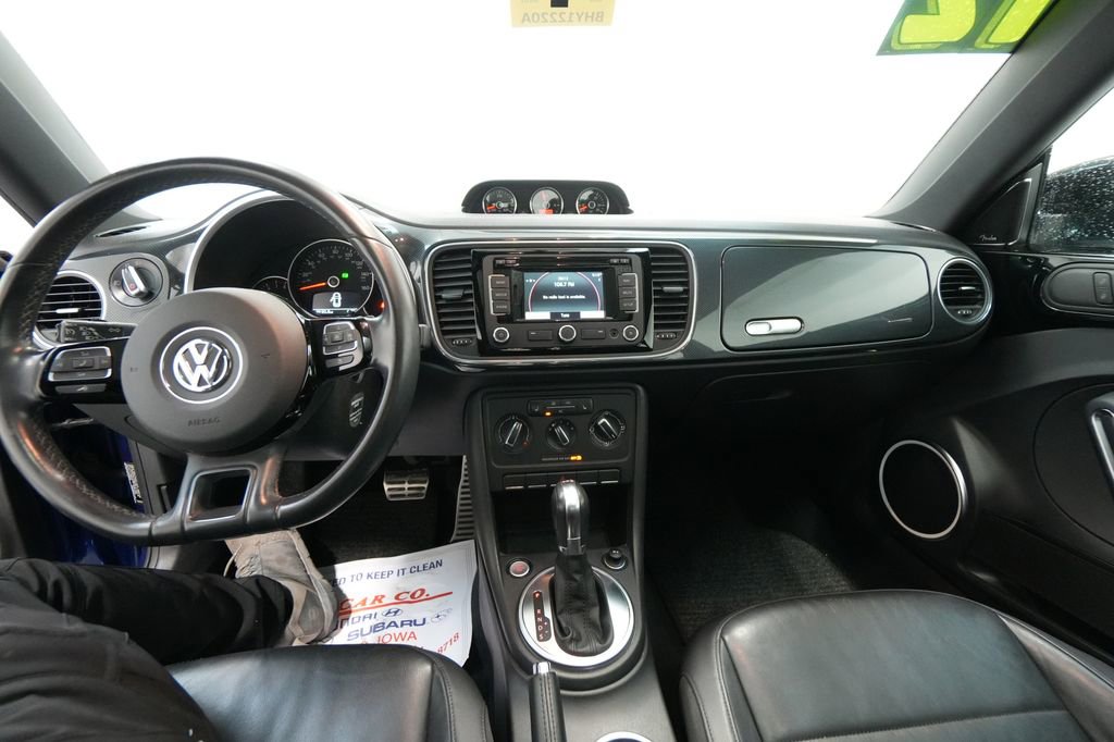 Used 2012 Volkswagen Beetle Turbo FWD image 25