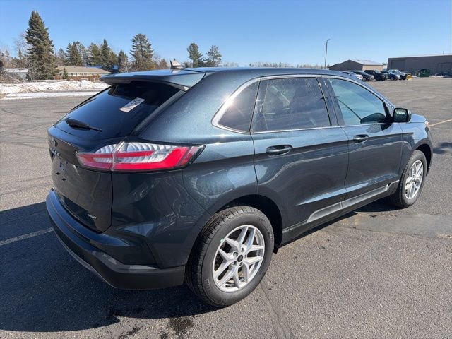 Used 2024 Ford Edge SEL w/ Convenience Package image 5