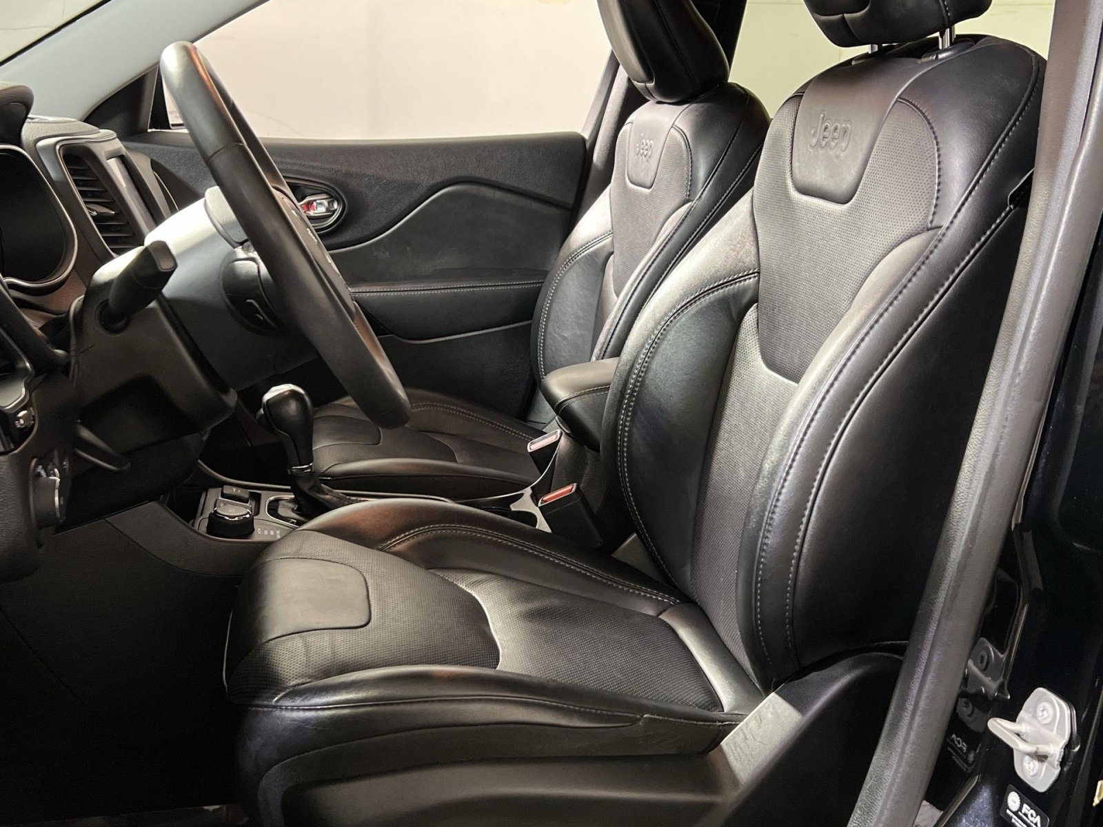 Used 2023 Jeep Cherokee Altitude Lux image 11