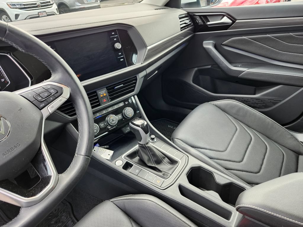 Certified 2024 Volkswagen Jetta SEL FWD image 5