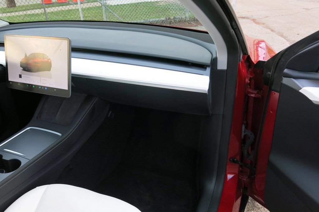Used 2023 Tesla Model Y Performance image 12