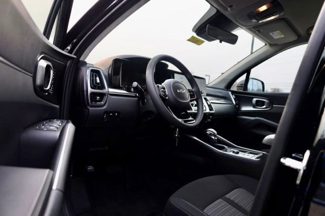 Used 2022 Kia Sorento LX image 15