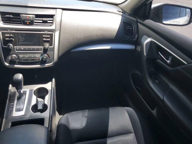 Used 2017 Nissan Altima 2.5 SR w/ Interior Lighting Package image 27