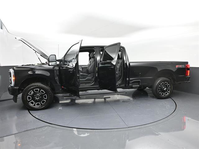 Used 2025 Ford F350 Platinum w/ FX4 Off-Road Package AWD/4WD image 48