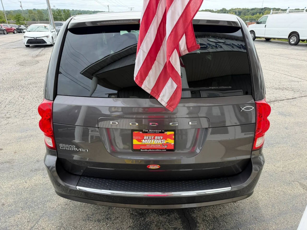 Used 2016 Dodge Grand Caravan SE FWD image 4