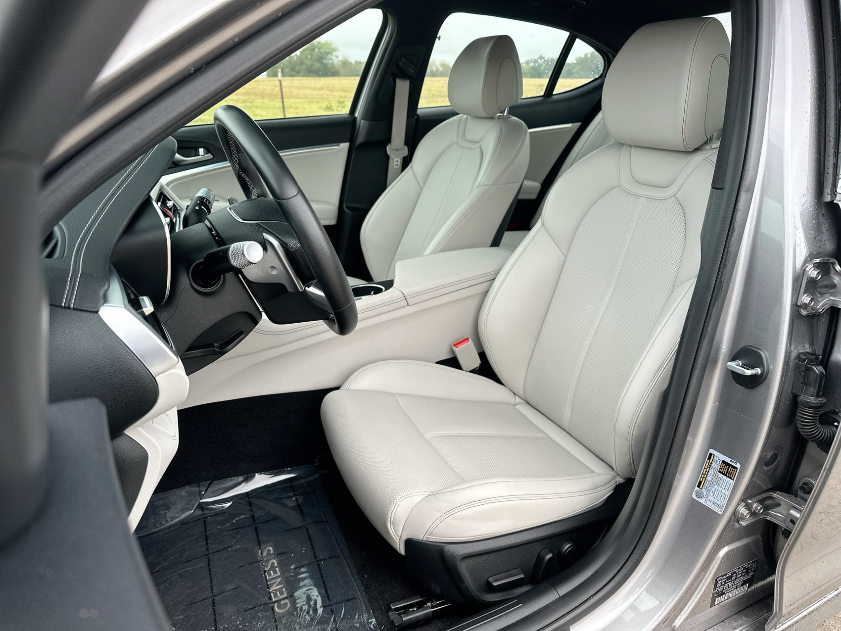 Used 2024 Genesis G70 2.5T RWD image 11