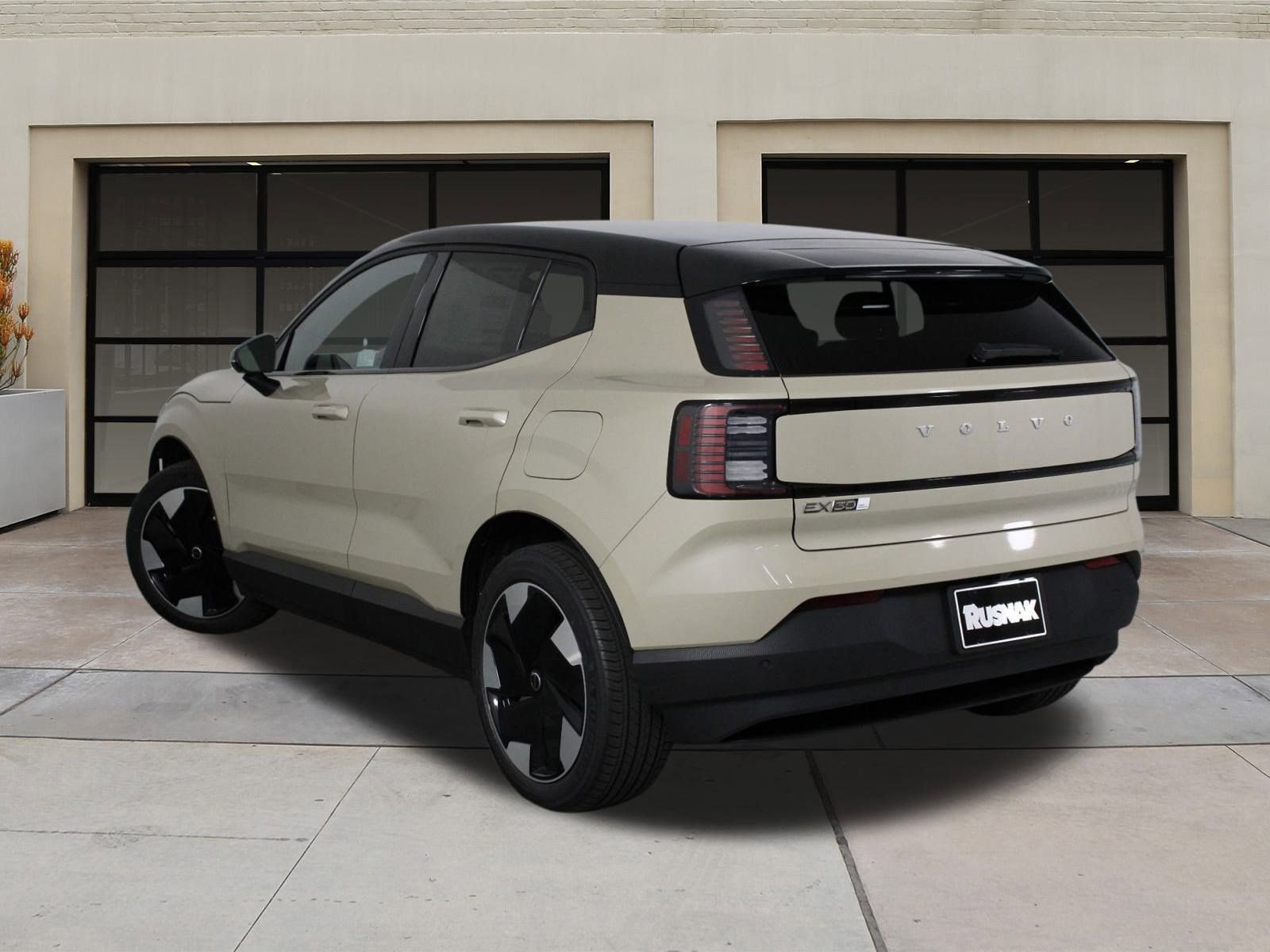 New 2026 Volvo EX30 Plus w/ Climate Package image 3