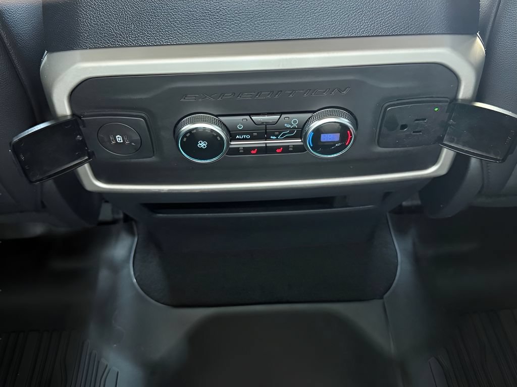 Used 2024 Ford Expedition Limited AWD/4WD image 30