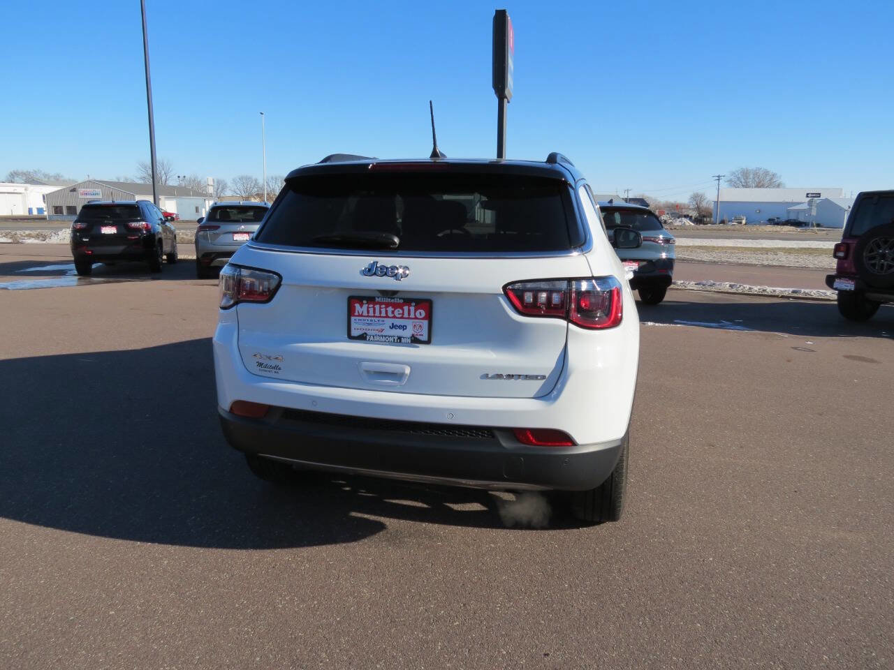 Used 2024 Jeep Compass Limited w/ Sun and Sound Group image 5