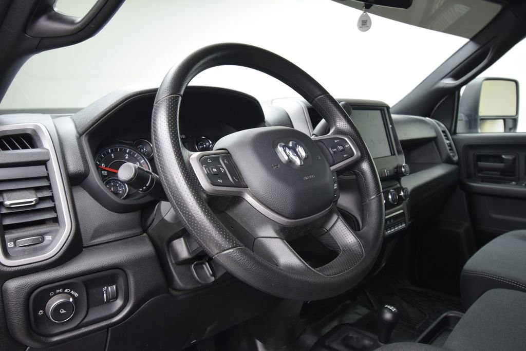 Used 2024 RAM 2500 Tradesman w/ Chrome Appearance Group image 17