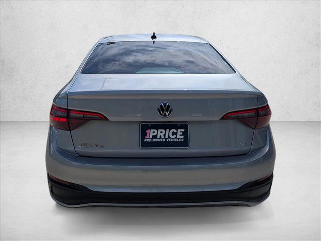 Used 2023 Volkswagen Jetta SE image 6