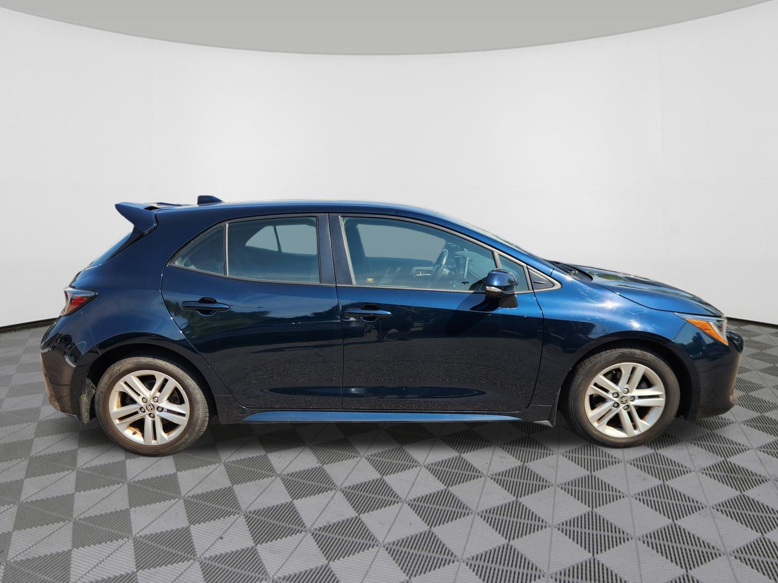Used 2019 Toyota Corolla SE w/ SE Option Package FWD image 6