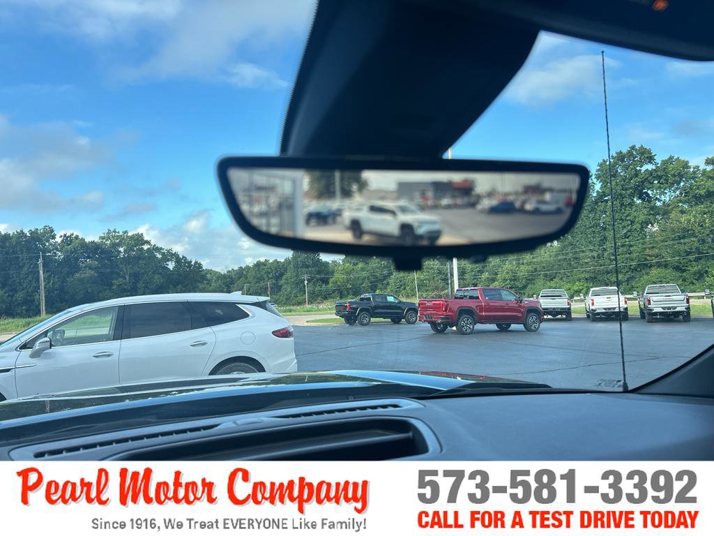 Certified 2020 GMC Sierra 1500 AT4 w/ AT4 Premium Package image 17