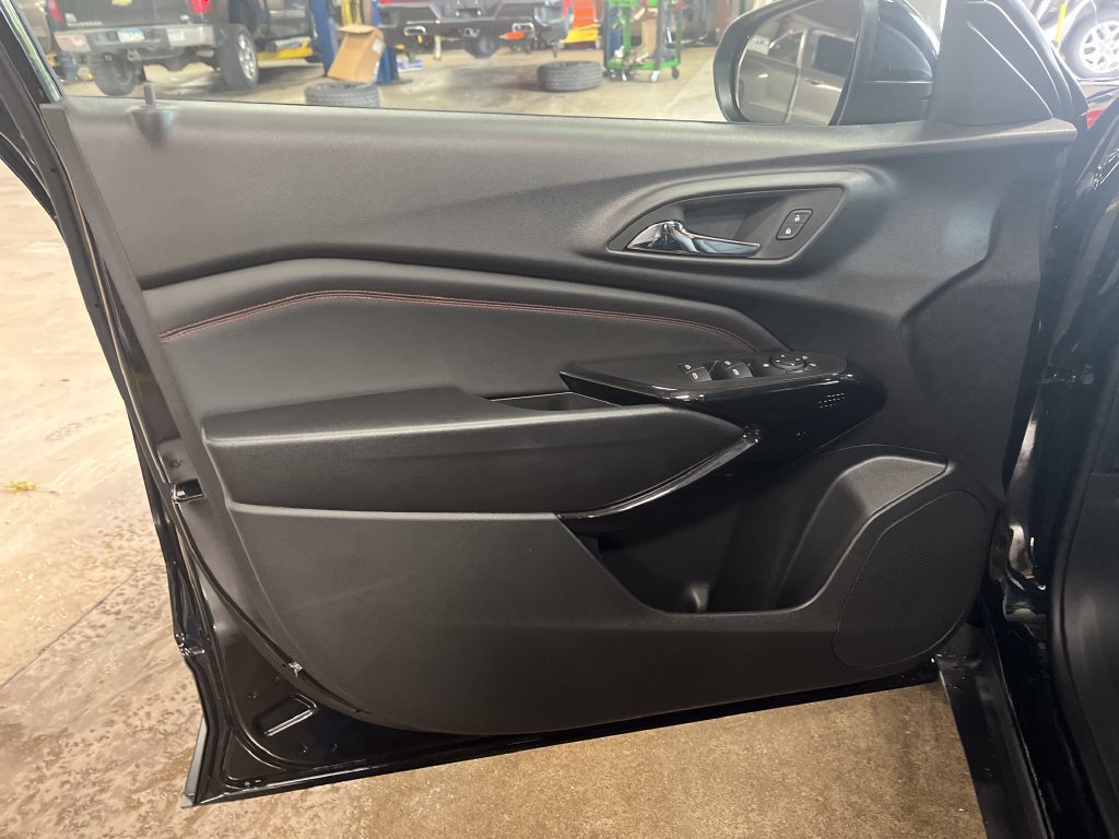 New 2026 Chevrolet Trax RS w/ Driver Confidence Package FWD image 10