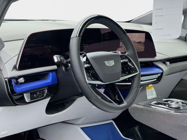 Certified 2025 Cadillac Optiq Luxury 1 AWD/4WD image 7