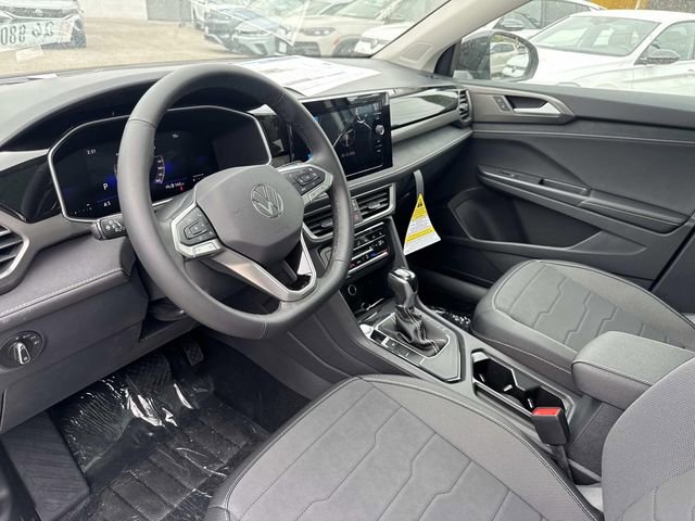 New 2026 Volkswagen Taos SE FWD image 12