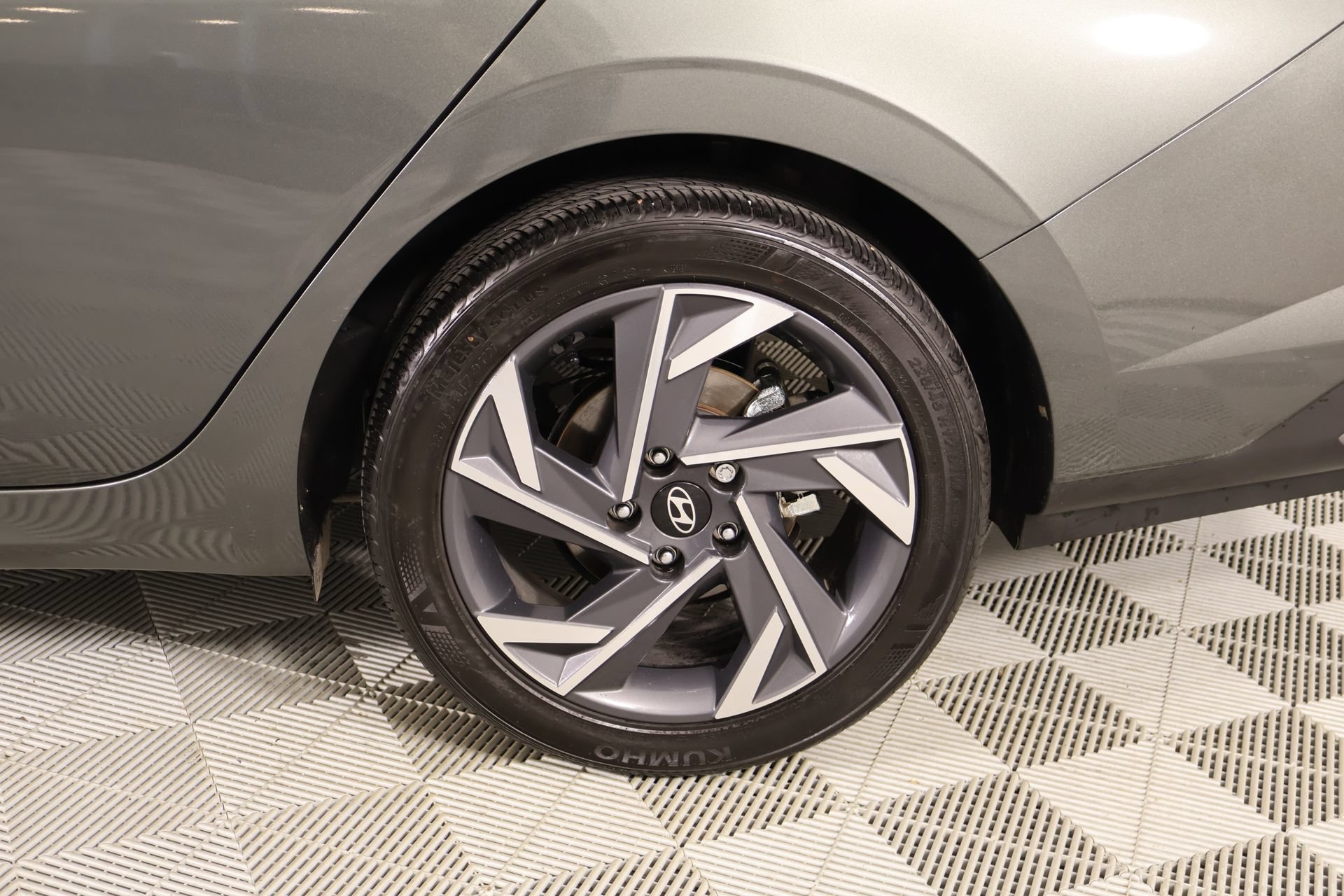 Certified 2025 Hyundai Elantra Sport FWD image 17