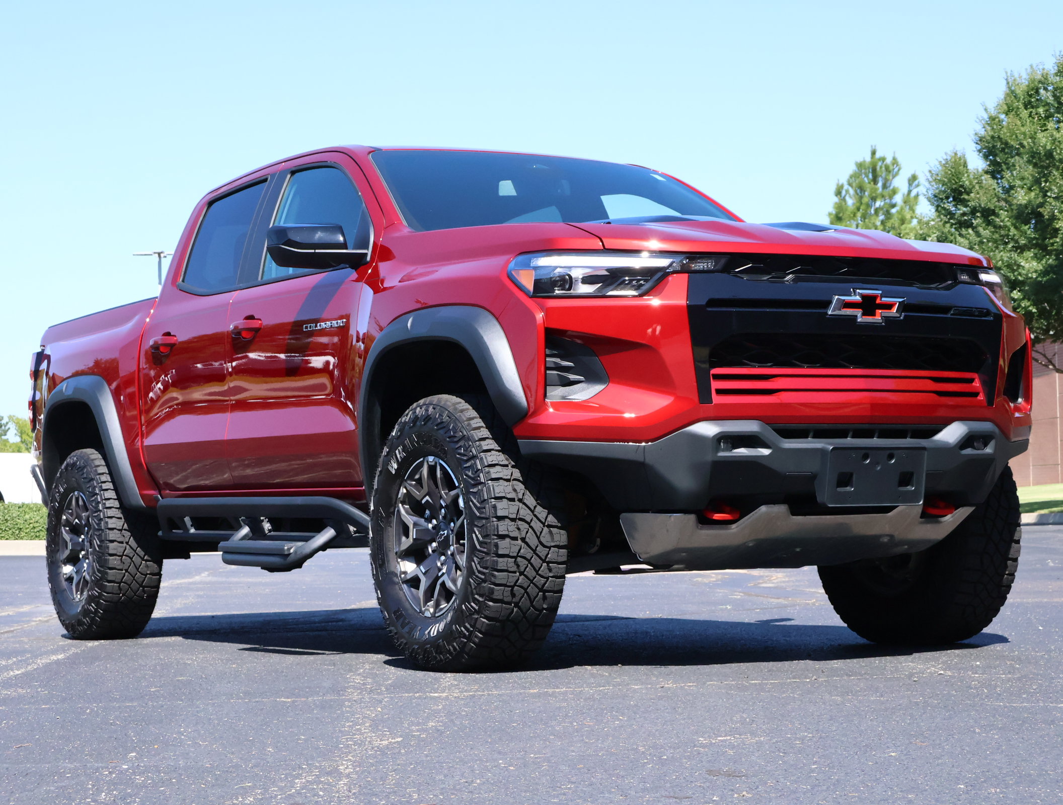 Used 2025 Chevrolet Colorado ZR2 AWD/4WD video 1