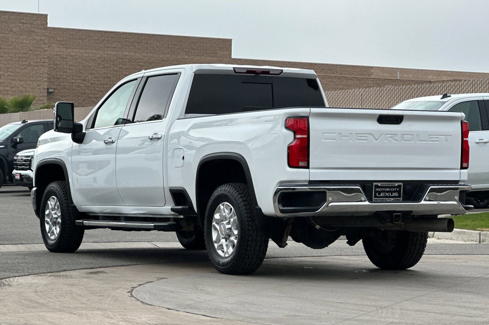 Used 2024 Chevrolet Silverado 2500 LTZ w/ LTZ Convenience Package image 6