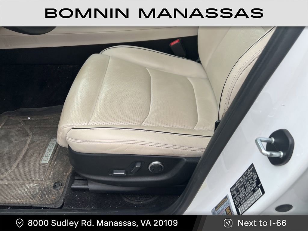 Used 2022 Genesis GV70 2.5T w/ Advanced Package image 6