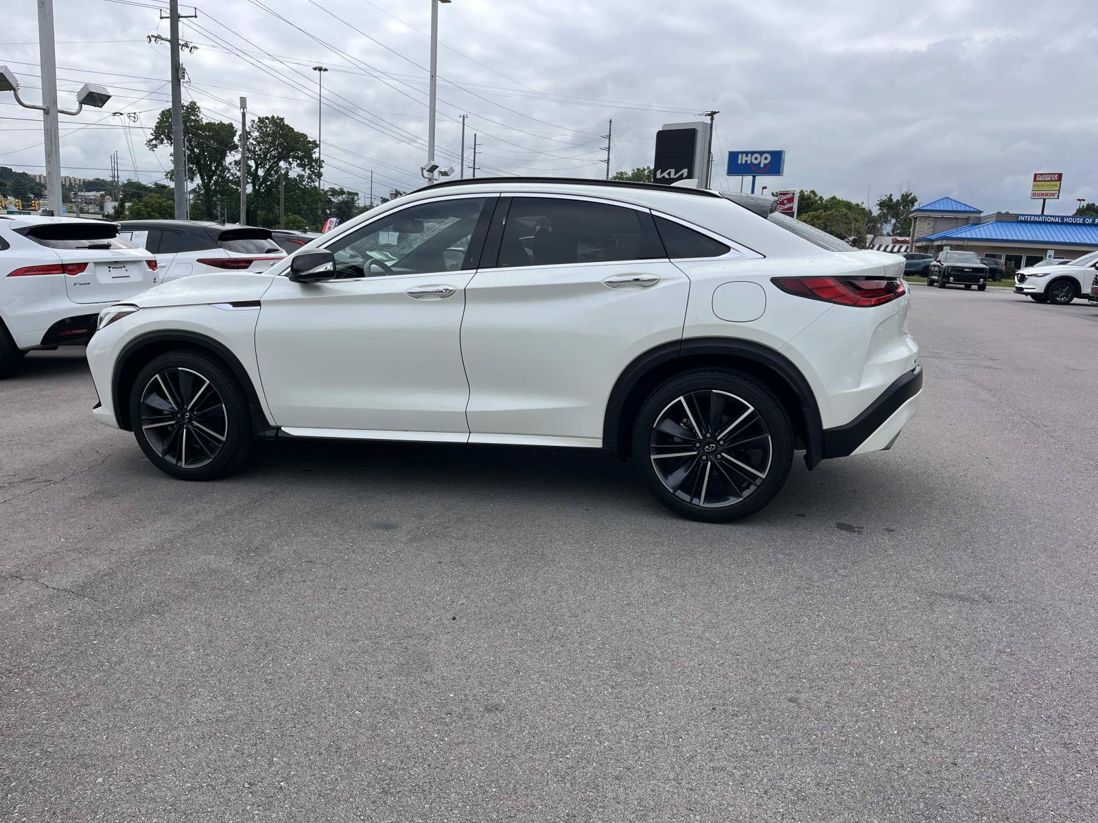 Used 2023 INFINITI QX55 Sensory w/ Lighting Package AWD/4WD image 6