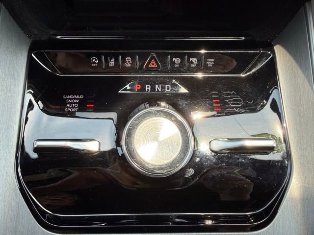 Used 2025 Jeep Wagoneer Series III w/ Premium Group I AWD/4WD image 38