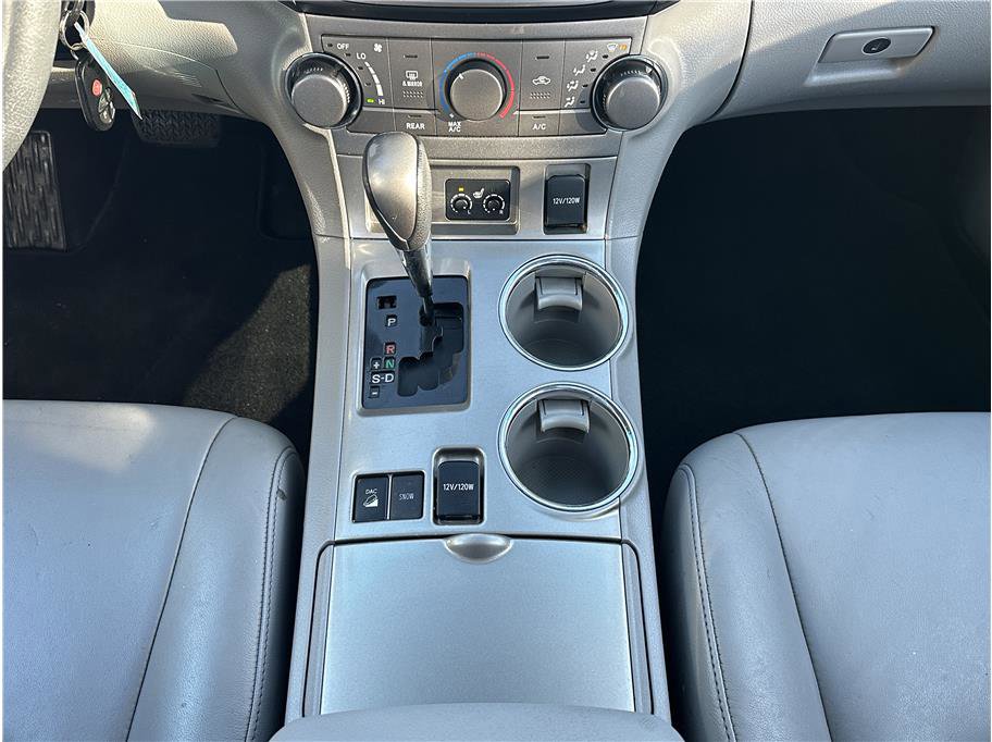 Used 2013 Toyota Highlander SE image 27