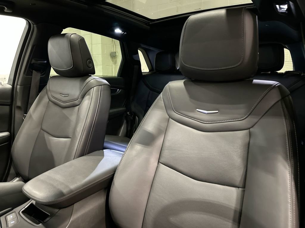 Used 2025 Cadillac XT5 Premium Luxury image 10