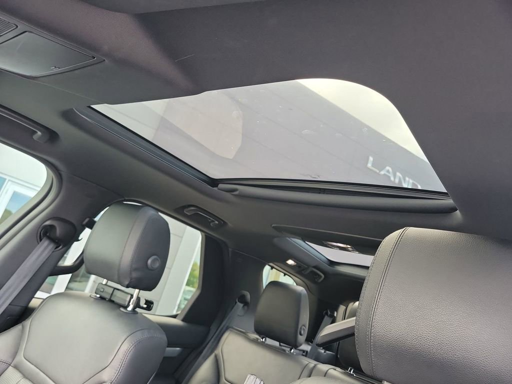 Used 2020 Land Rover Discovery Landmark image 28