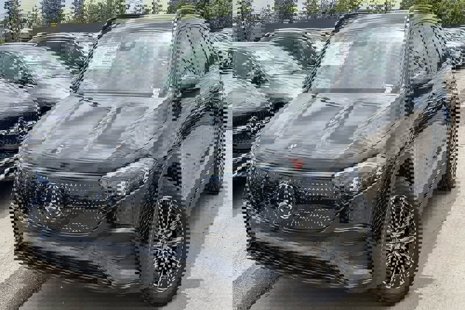 Used 2024 Mercedes-Benz EQB 350 4MATIC SUV image 1