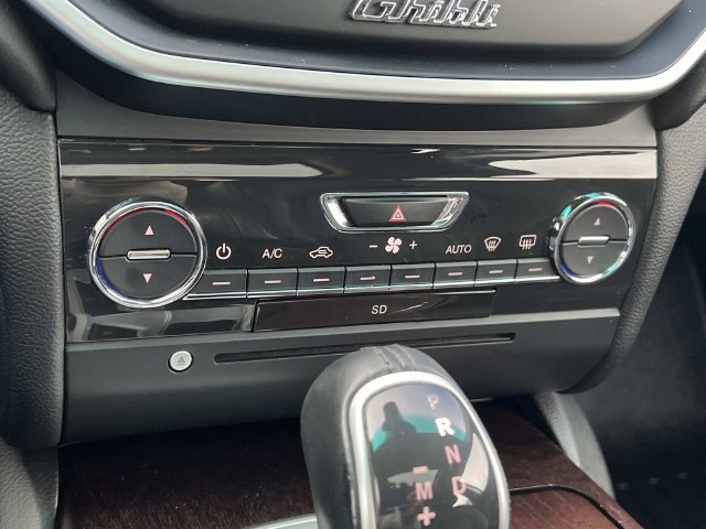 Used 2016 Maserati Ghibli S Q4 AWD/4WD image 25