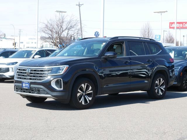 Certified 2025 Volkswagen Atlas SE image 3