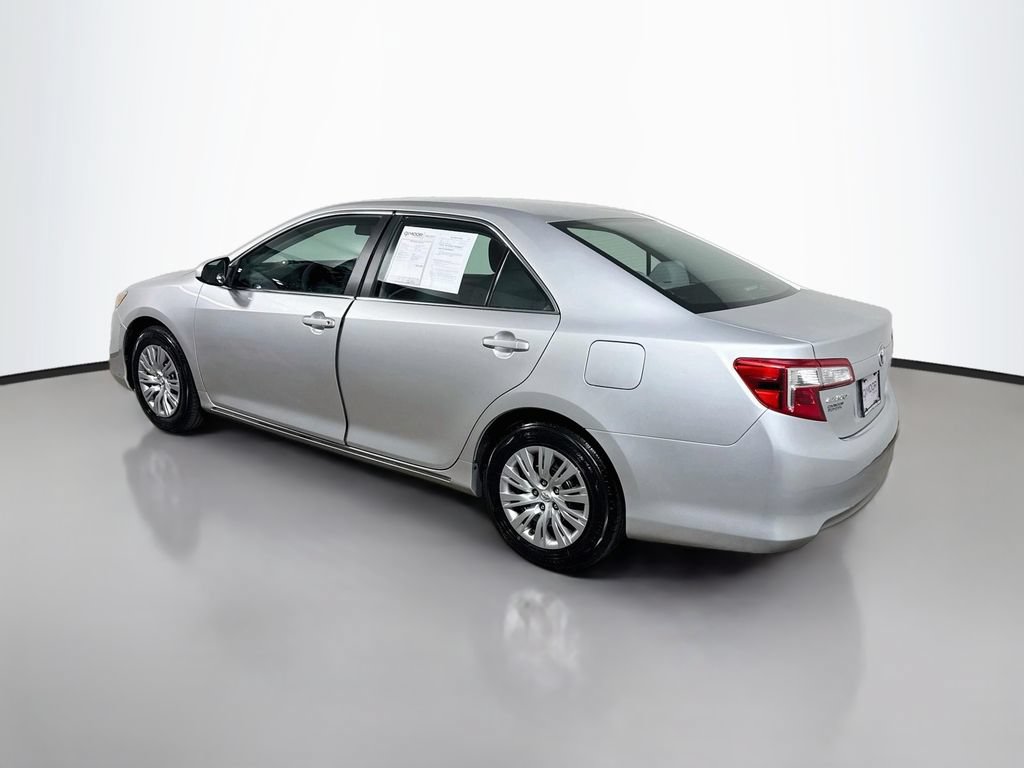 Used 2013 Toyota Camry LE FWD image 5