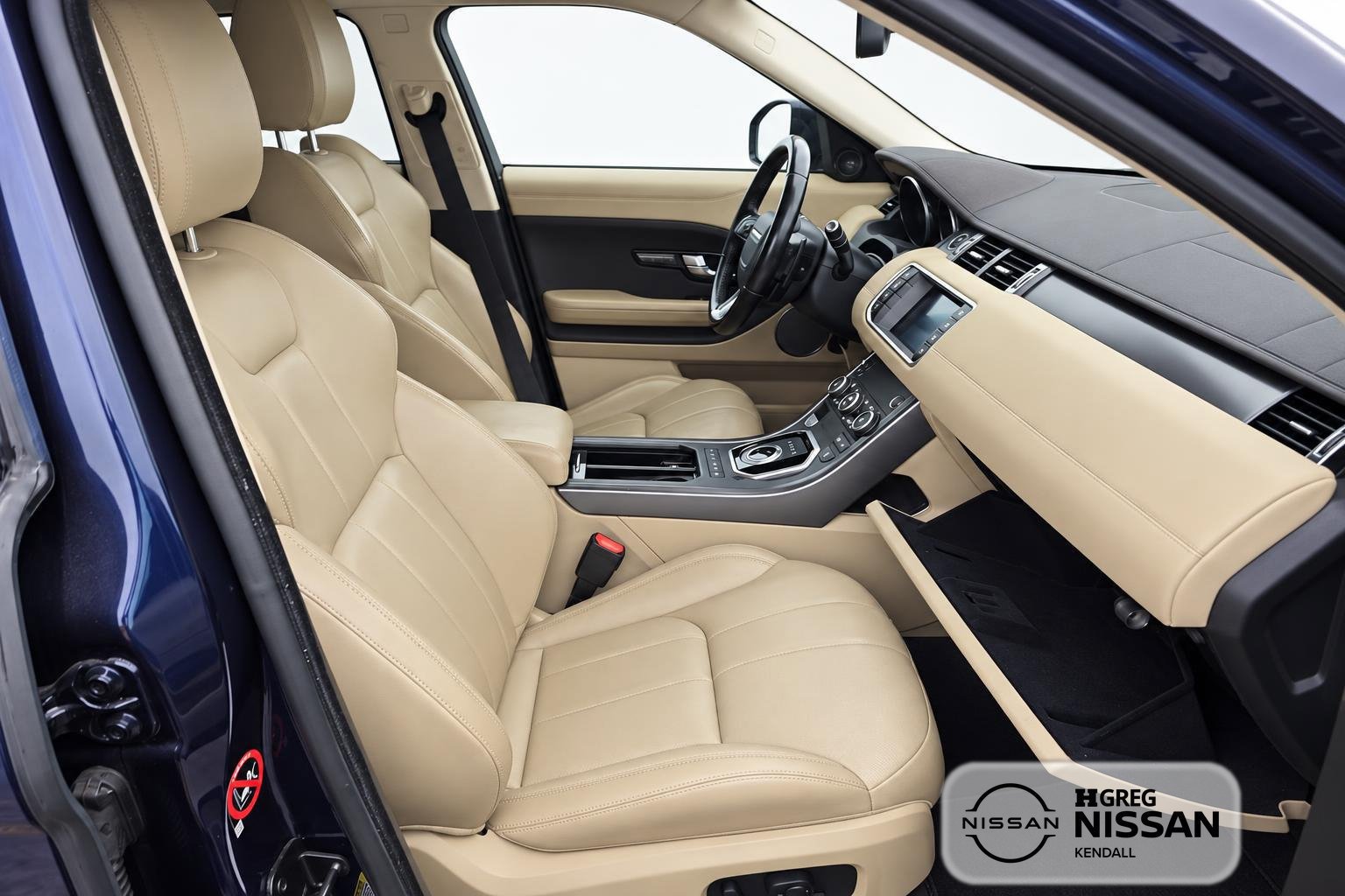 Used 2019 Land Rover Range Rover Evoque SE AWD/4WD image 8