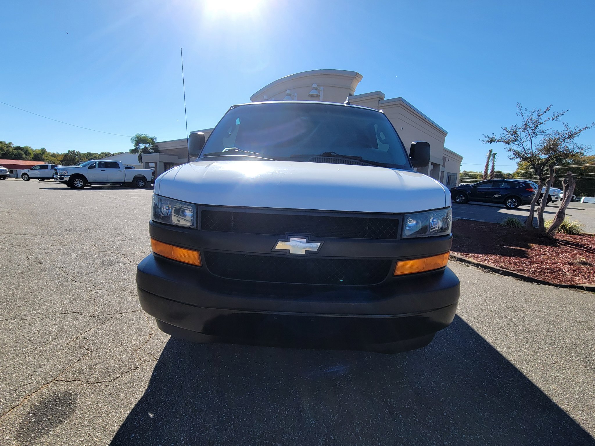 Used 2018 Chevrolet Express 2500 w/ Enhanced Convenience Package image 4