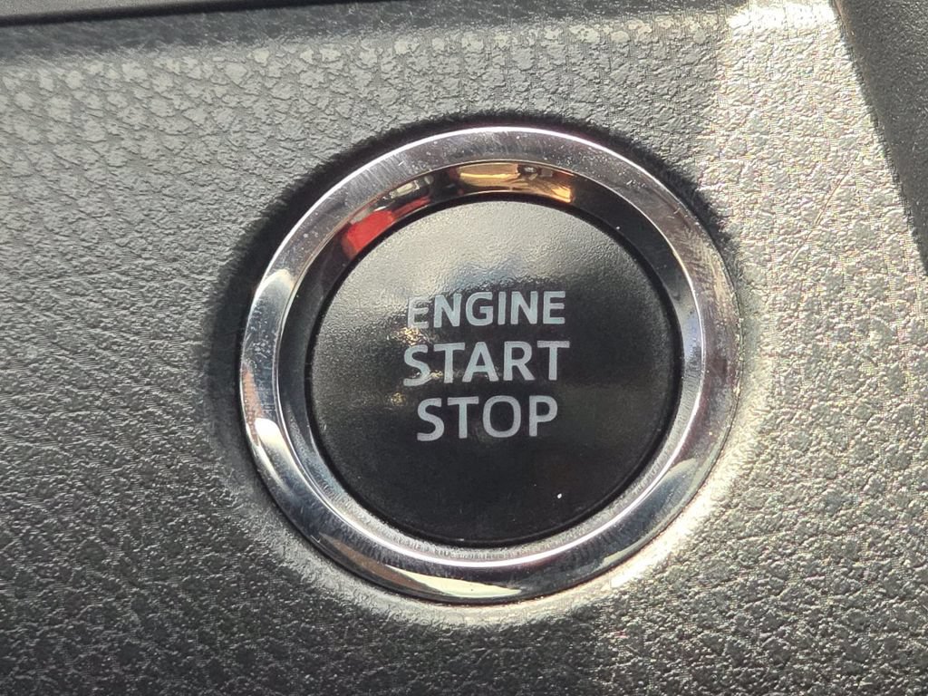 Used 2019 Toyota Camry XSE FWD image 33