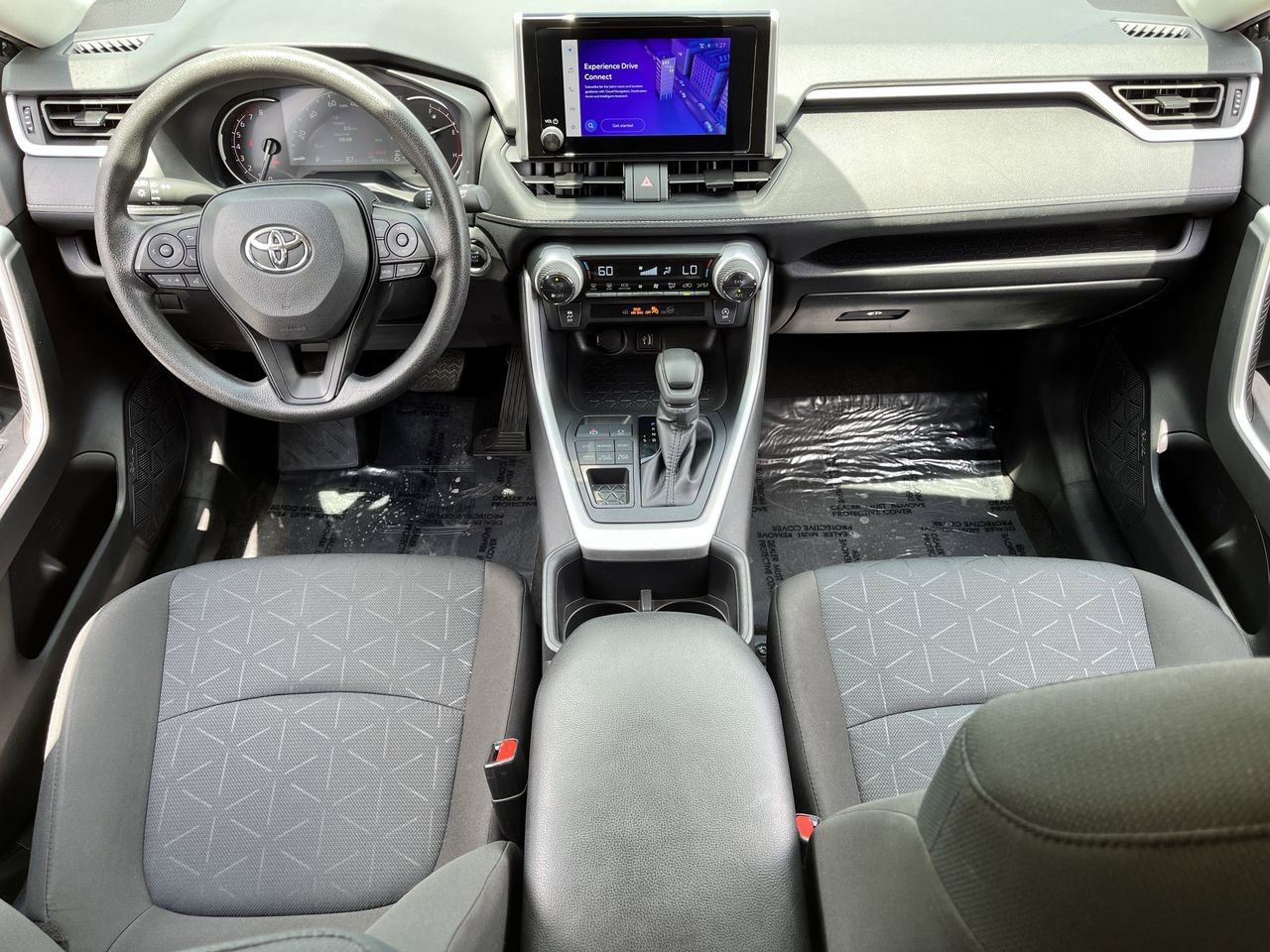 Used 2025 Toyota RAV4 XLE AWD/4WD image 9