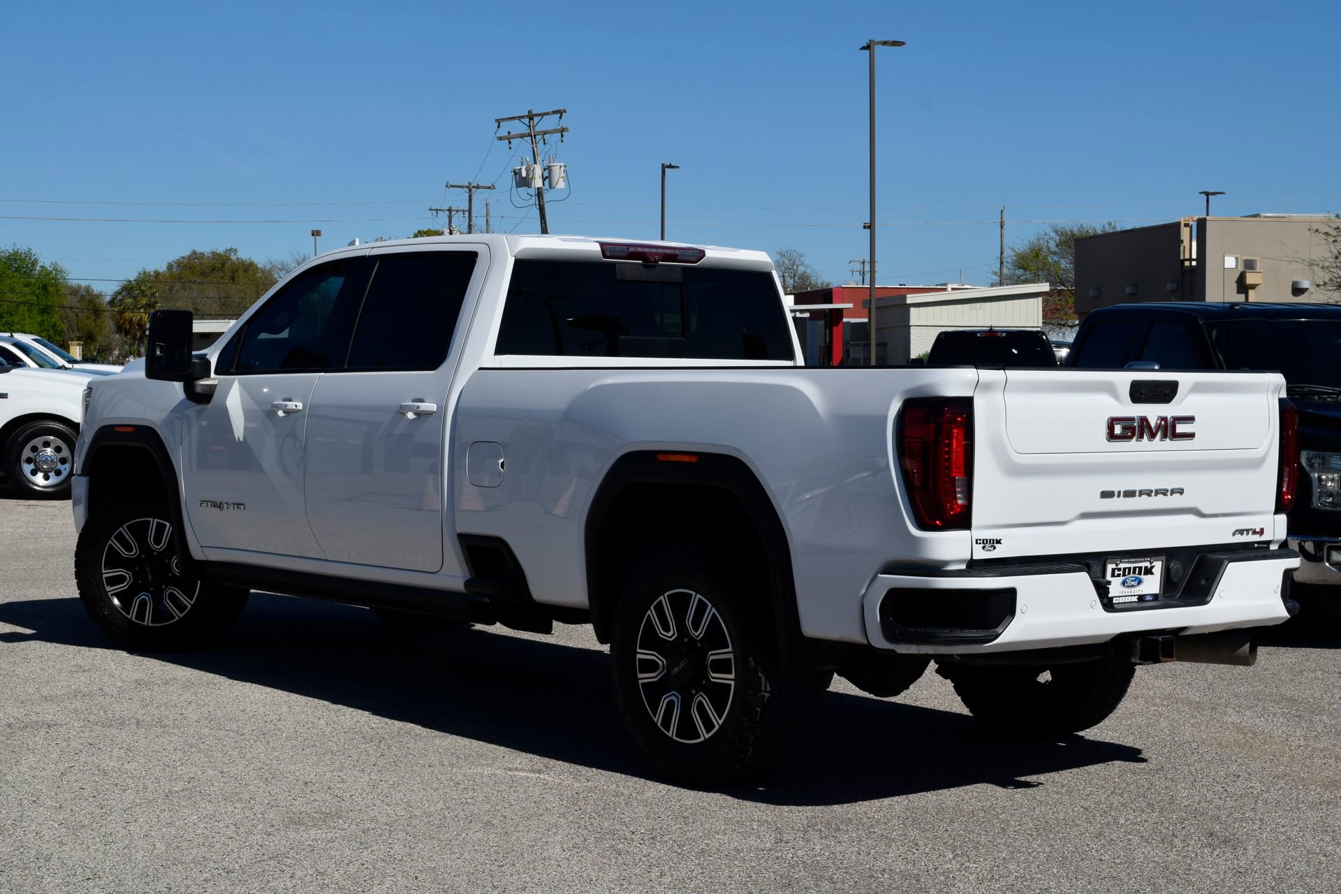 Used 2023 GMC Sierra 2500 AT4 w/ AT4 Premium Plus Package image 4