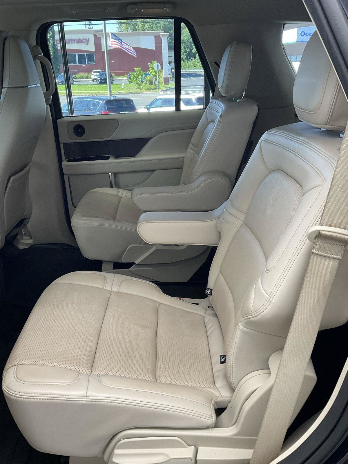 Used 2021 Lincoln Navigator Reserve AWD/4WD image 10