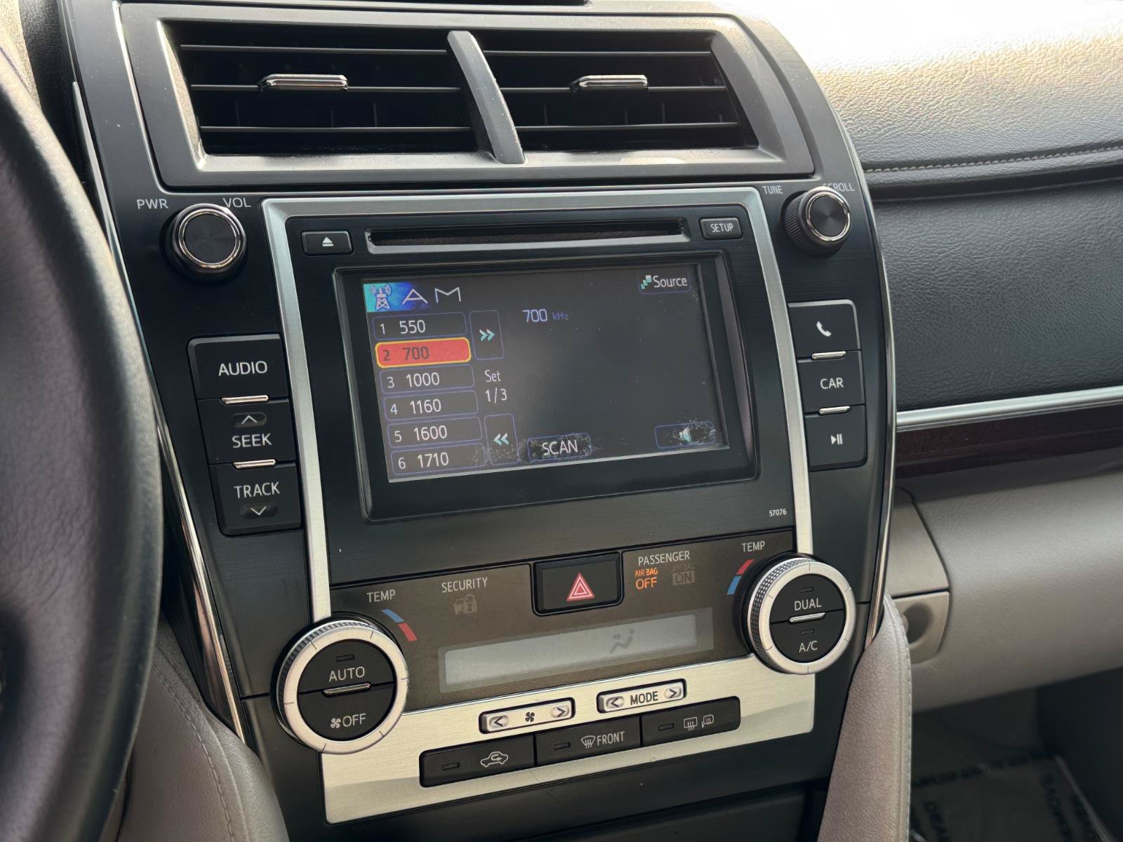 Used 2013 Toyota Camry XLE FWD image 17