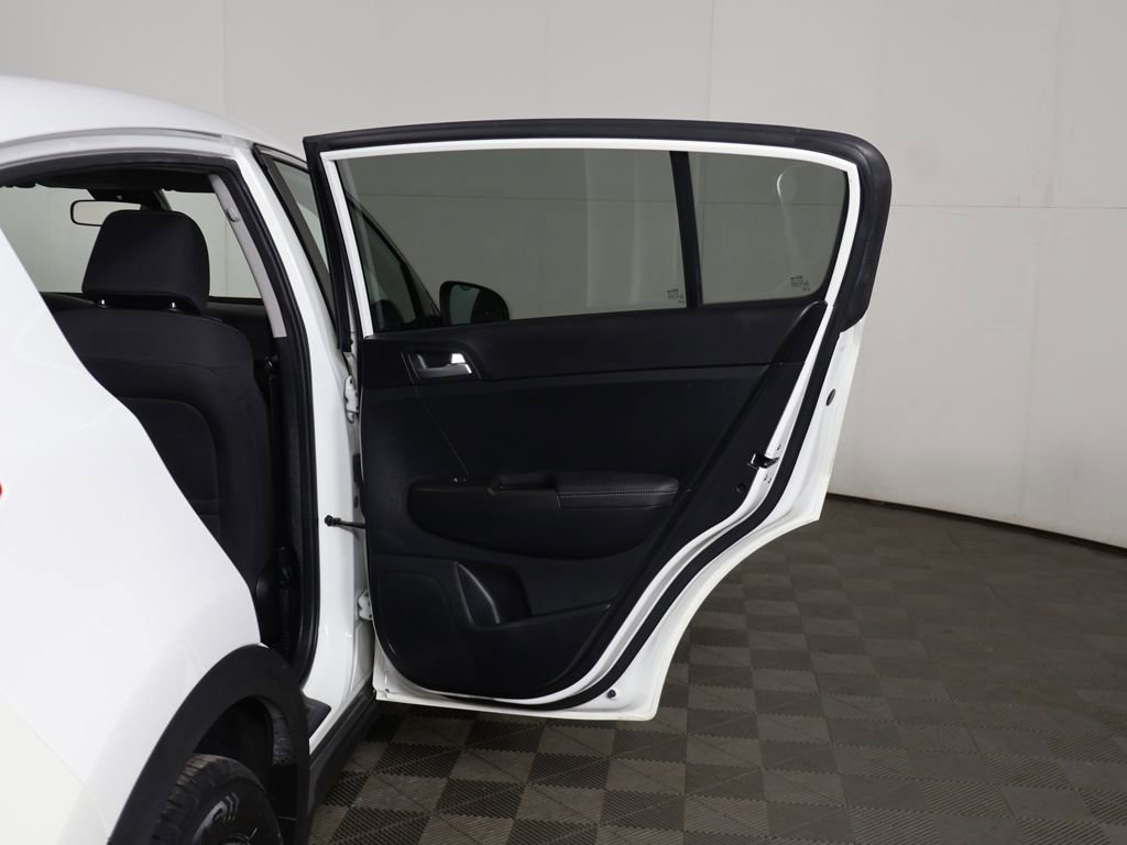 Used 2022 Kia Sportage LX image 18
