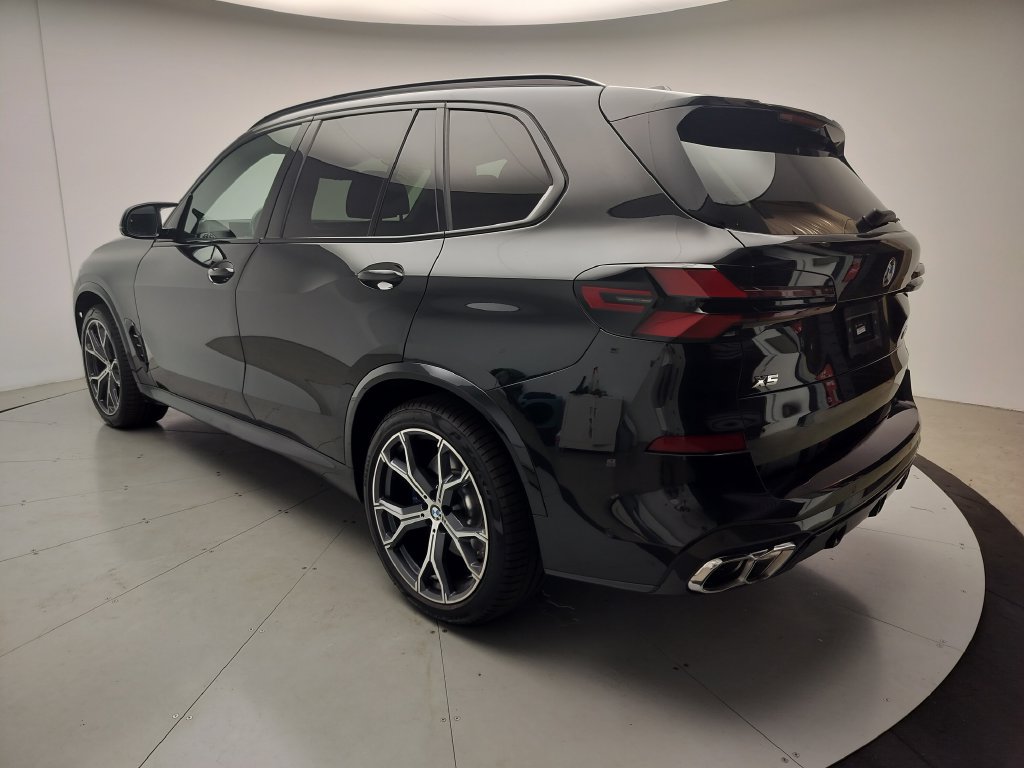 Certified 2026 BMW X5 M60i AWD/4WD image 4