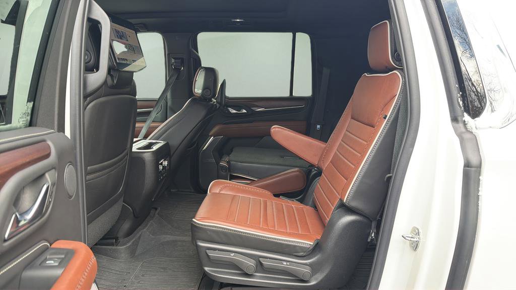 Used 2023 GMC Yukon XL Denali Ultimate image 15