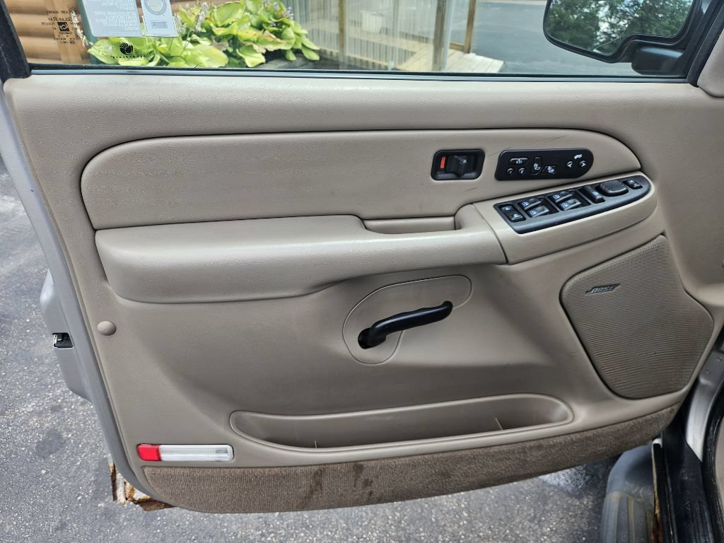 Used 2005 Chevrolet Suburban LT w/ Preferred Equipment Group AWD/4WD image 13