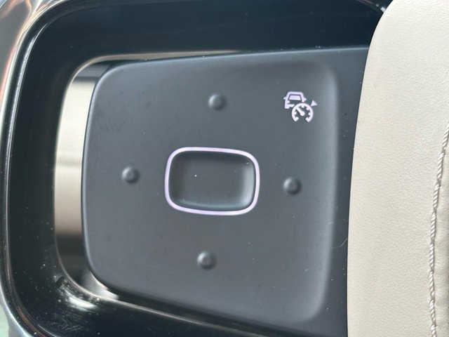 Used 2024 Lincoln Nautilus Premier w/ Equipment Group 102A image 33