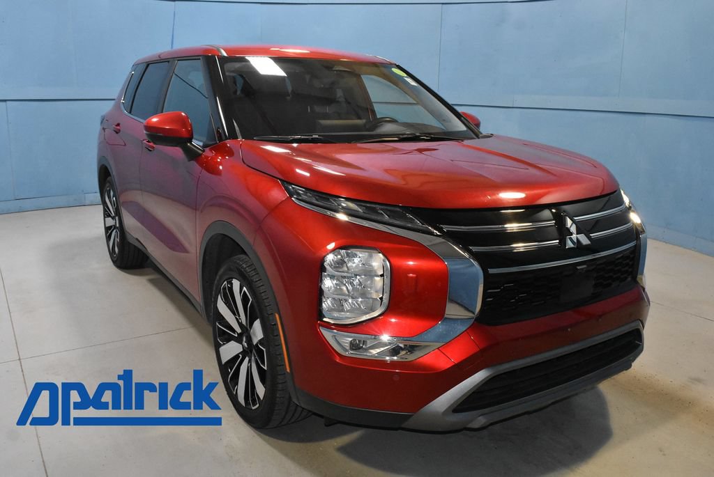 Used 2025 Mitsubishi Outlander SE AWD/4WD image 1