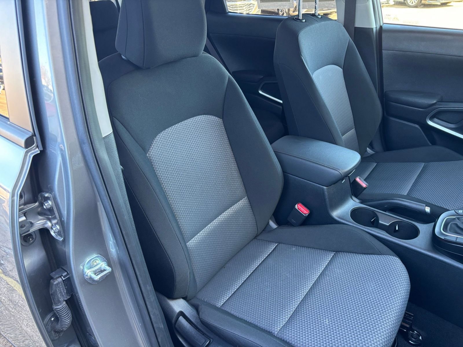 Used 2025 Kia Soul LX w/ LX Technology Package image 34