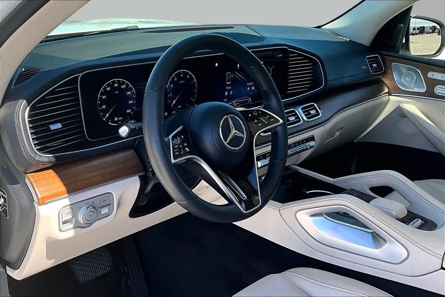 Used 2024 Mercedes-Benz GLS 450 4MATIC image 16